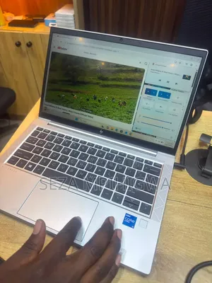 Laptop HP EliteBook 830 G8 16GB Intel Core i7 SSD 512GB