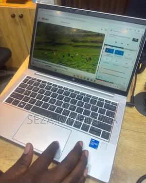 Laptop HP EliteBook 830 G8 16GB Intel Core i7 SSD 512GB