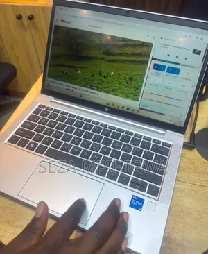 Laptop HP EliteBook 830 G8 16GB Intel Core i7 SSD 512GB