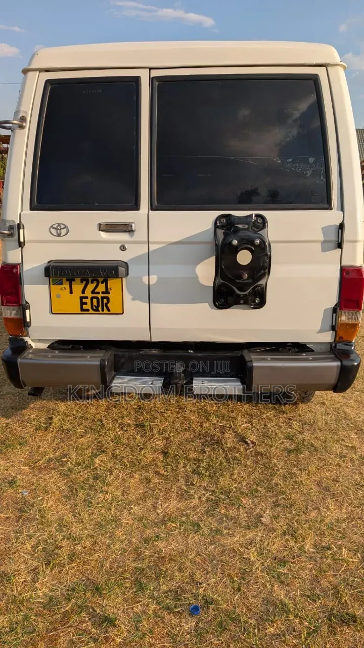 Toyota Land Cruiser 79 Series 2009 White
