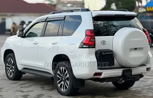 Toyota Land Cruiser Prado 2.8 2023 Teal