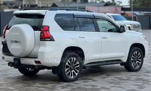 Toyota Land Cruiser Prado 2.8 2023 Teal