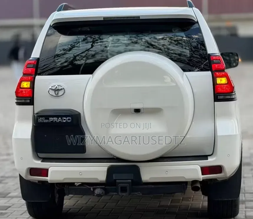Toyota Land Cruiser Prado 2.8 2023 Teal