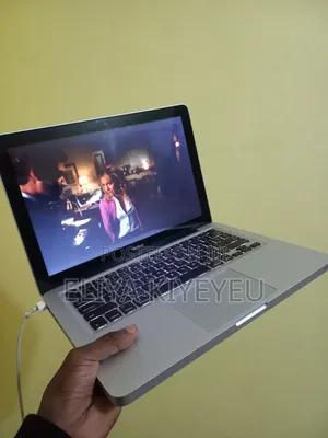 New Laptop Apple MacBook 2012 8GB Apple M4 Pro HDD 350GB