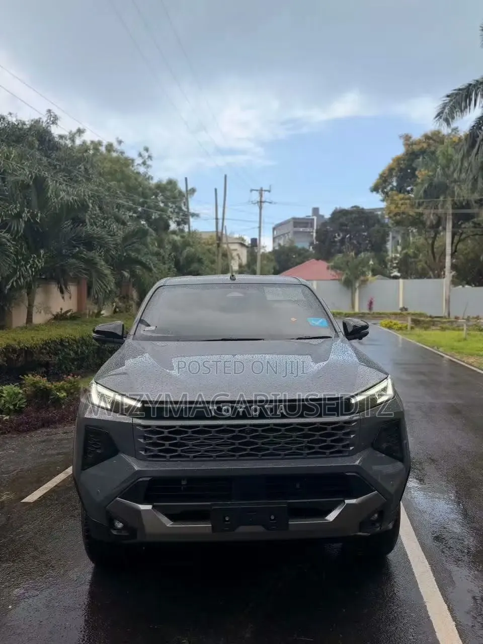 New Toyota Hilux 2025 Burgundy