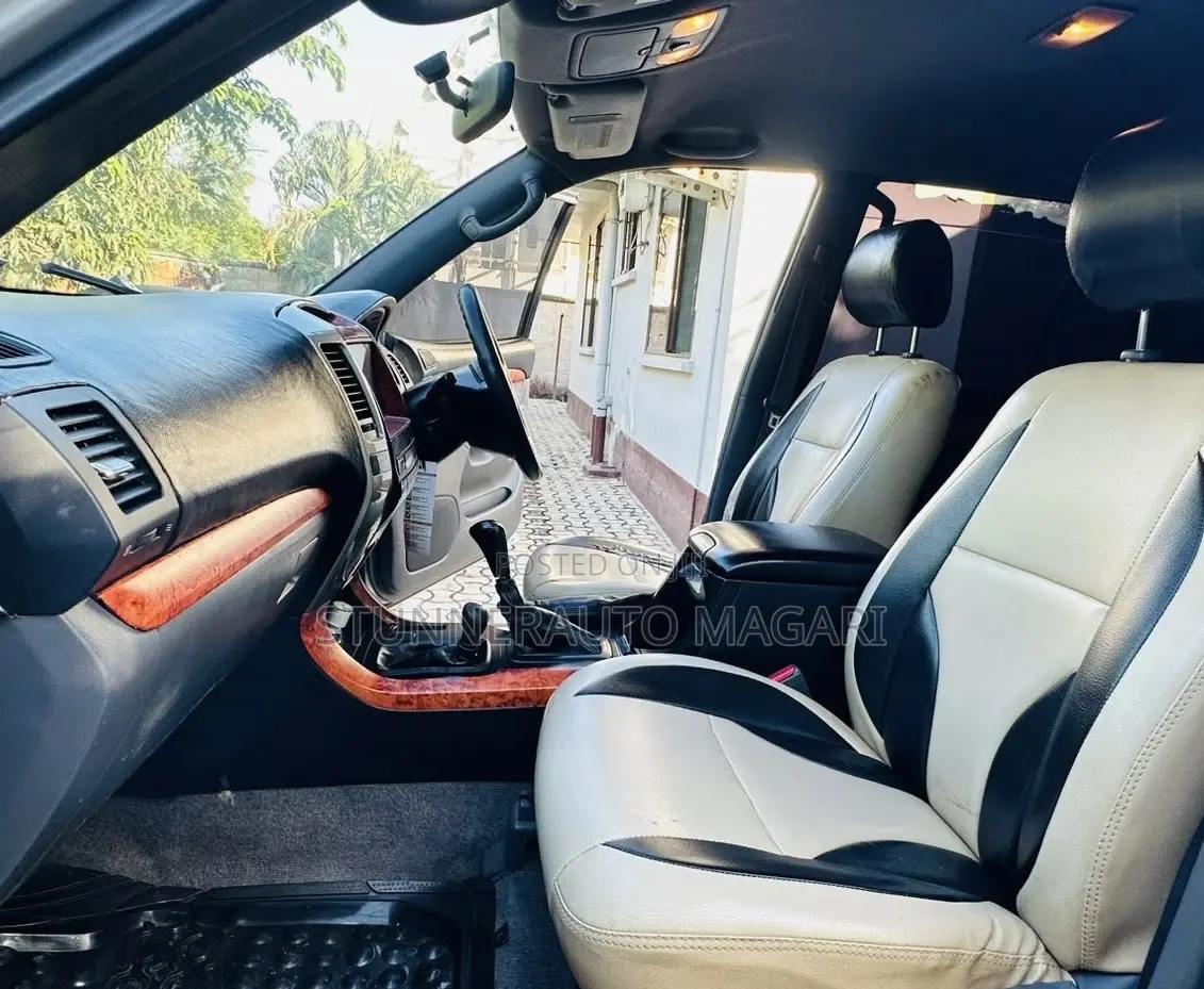 Toyota Land Cruiser Prado 2005 Silver