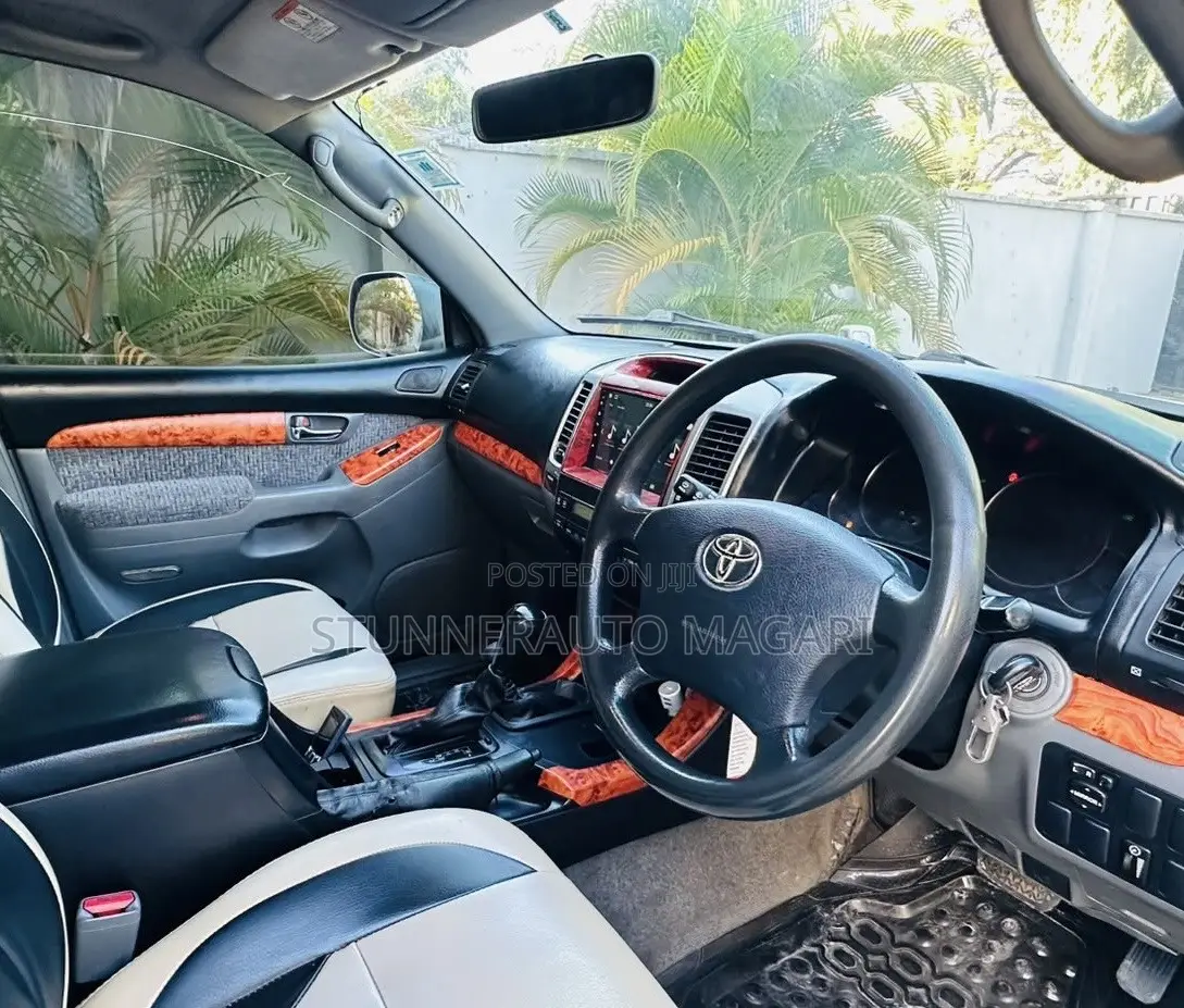 Toyota Land Cruiser Prado 2005 Silver