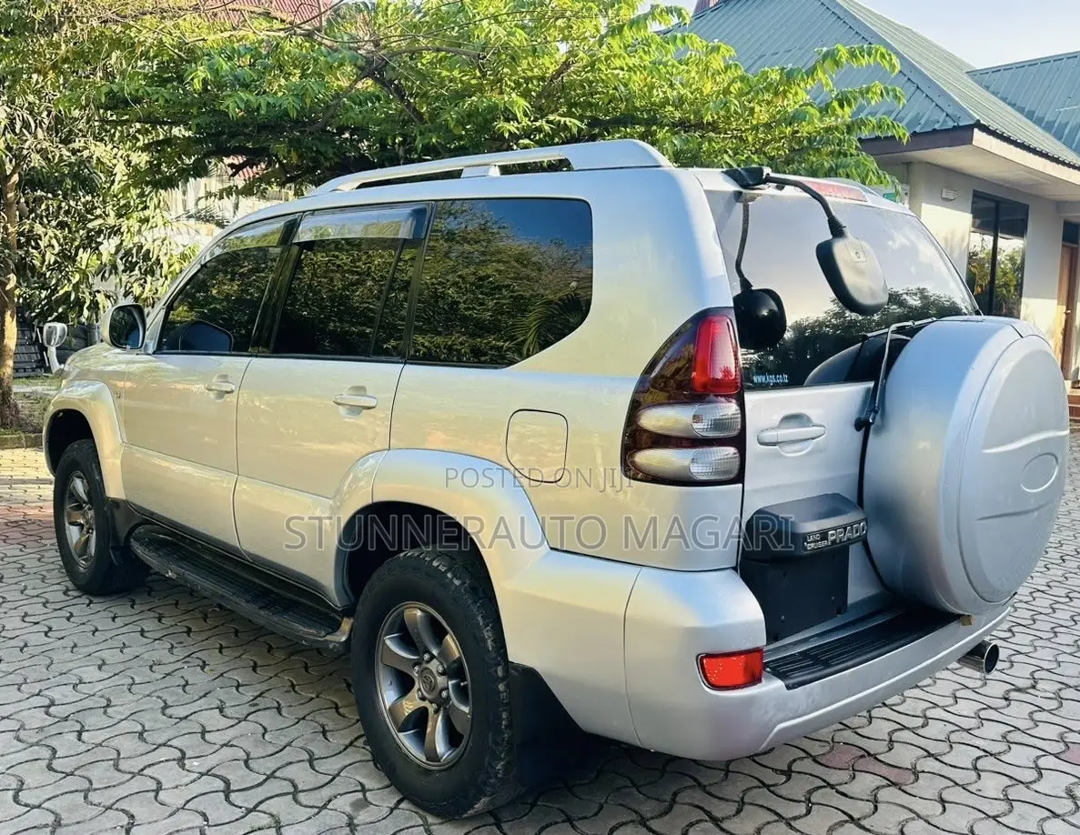 Toyota Land Cruiser Prado 2005 Silver