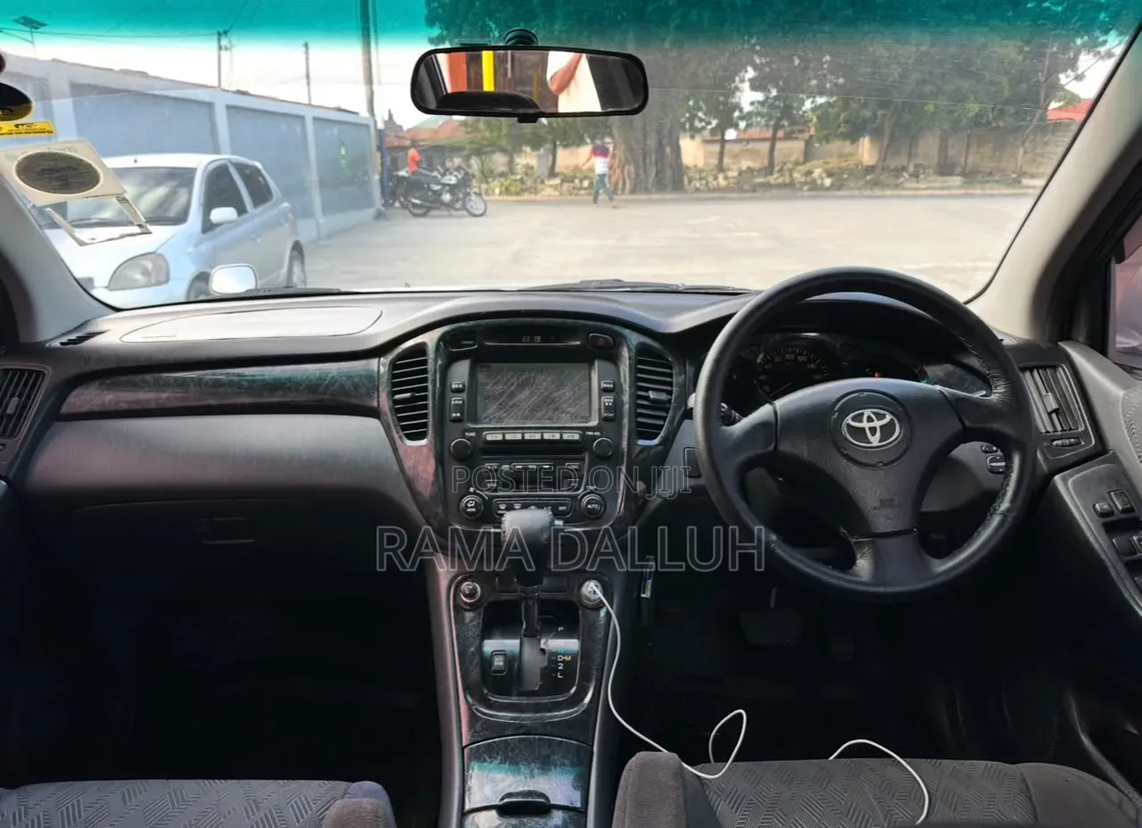 Toyota Kluger 2005 Silver