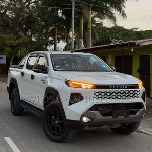 New Toyota Hilux Active (Diesel) 2026 Off white