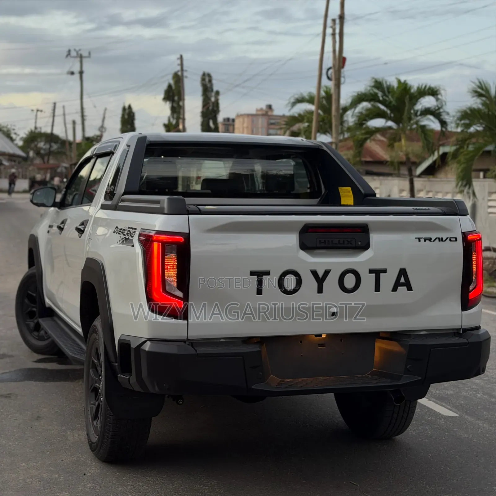 New Toyota Hilux Active (Diesel) 2026 Off white