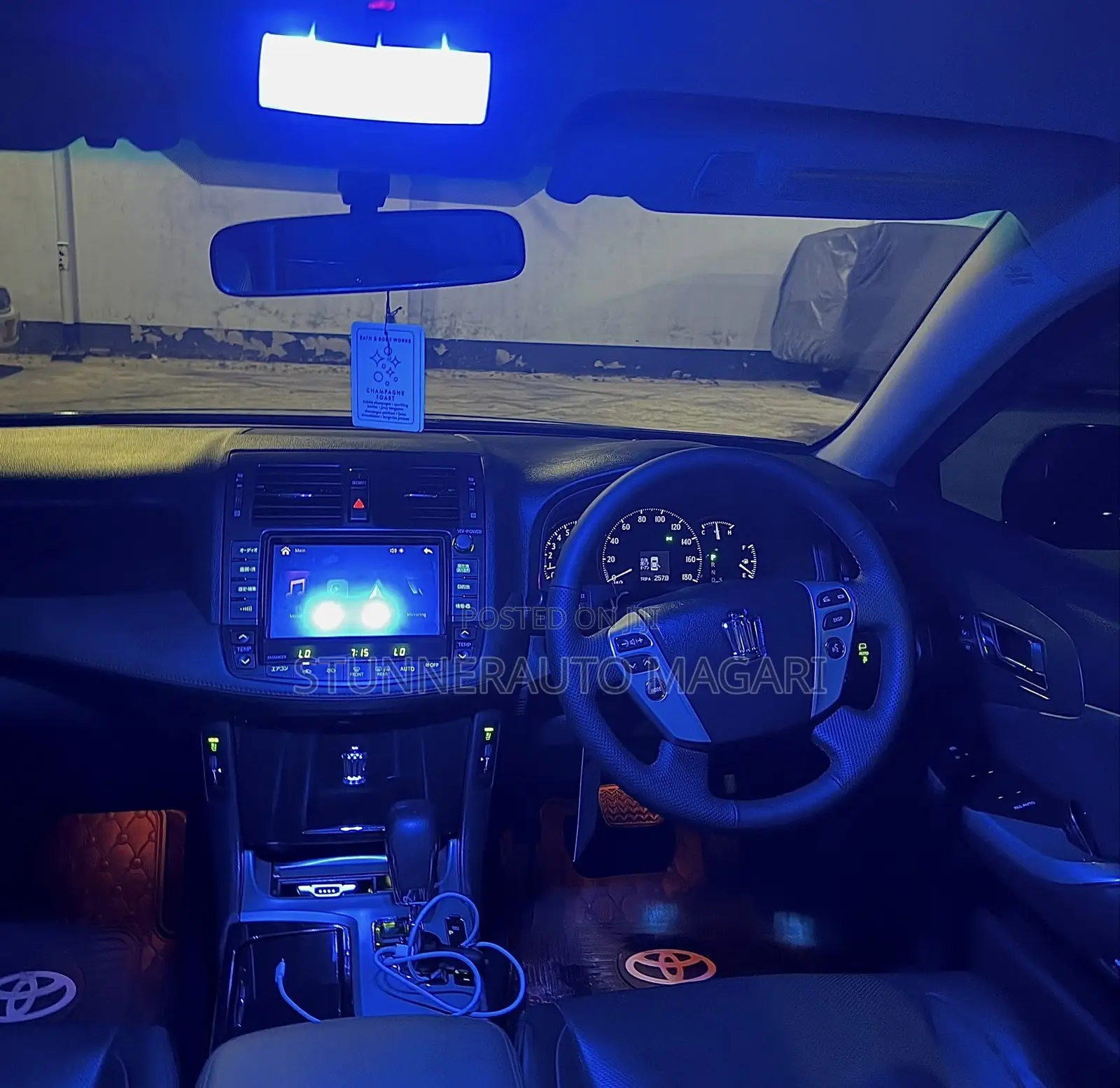 Toyota Crown 2010 Blue
