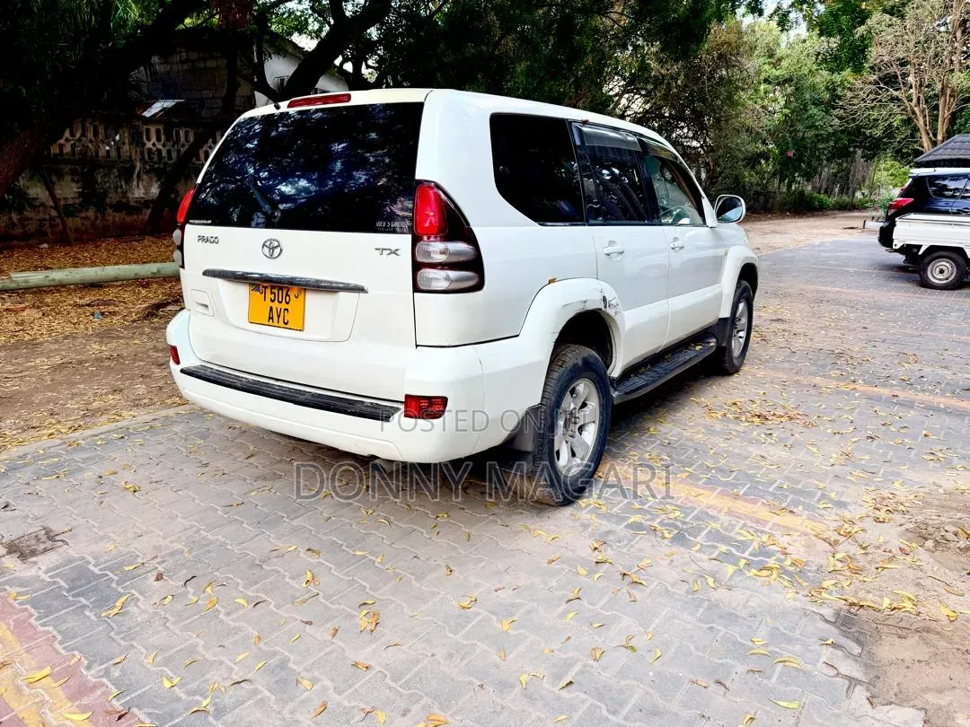 Toyota Land Cruiser Prado 2006 White