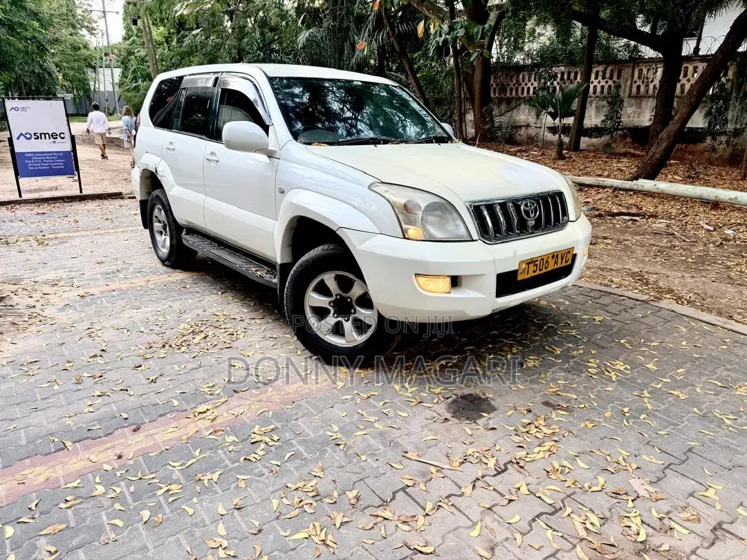 Toyota Land Cruiser Prado 2006 White