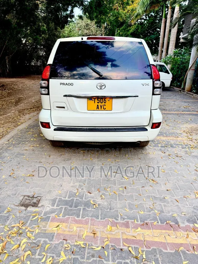 Toyota Land Cruiser Prado 2006 White