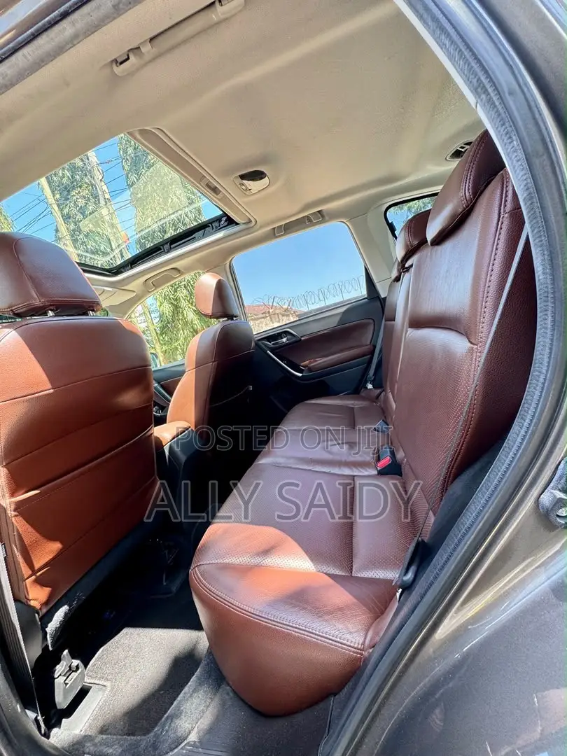 Subaru Forester 2.0XT Premium AWD 2016 Gray