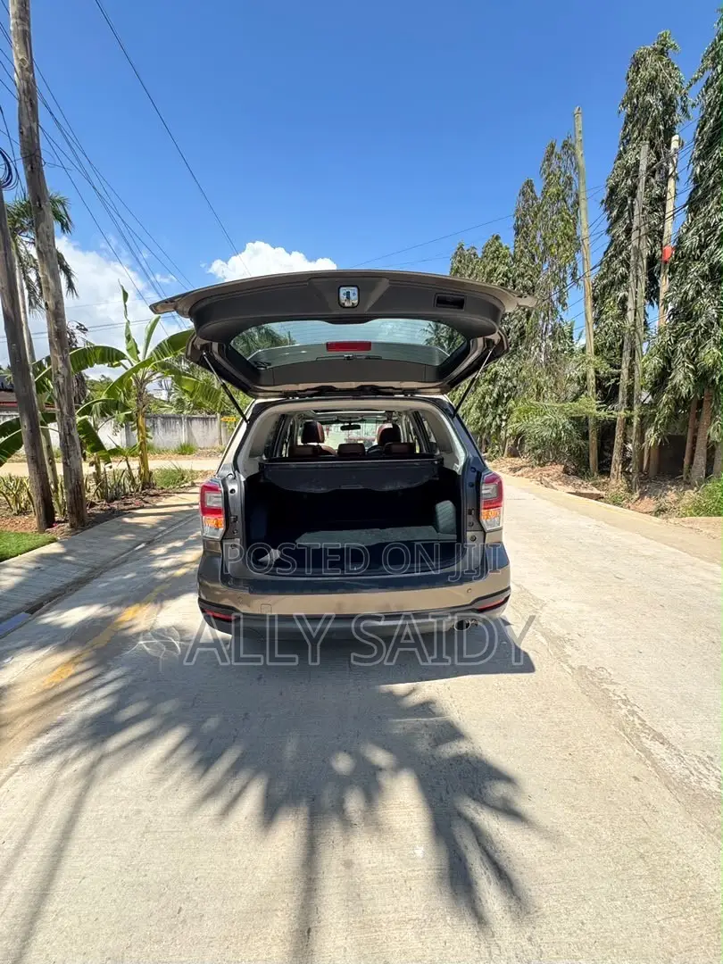 Subaru Forester 2.0XT Premium AWD 2016 Gray