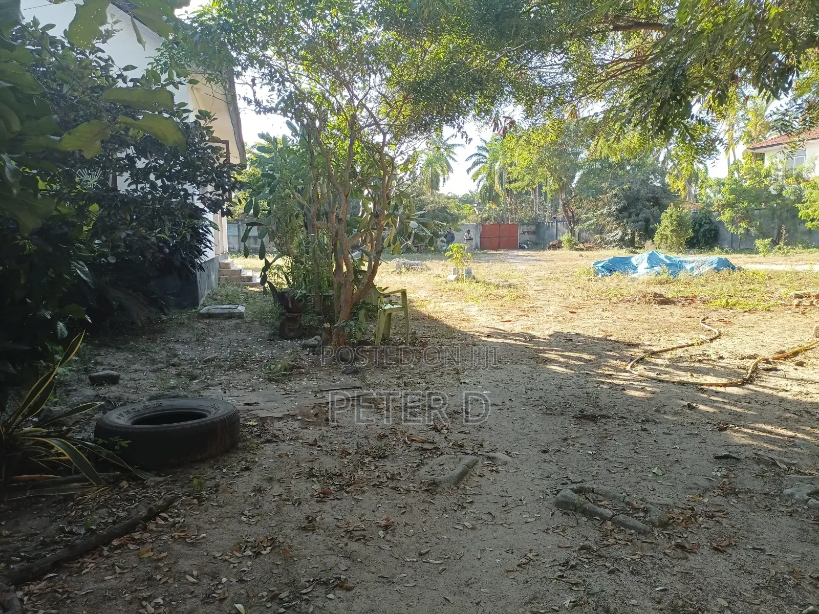 A 2500sqm Fenced Plot With House for Rent