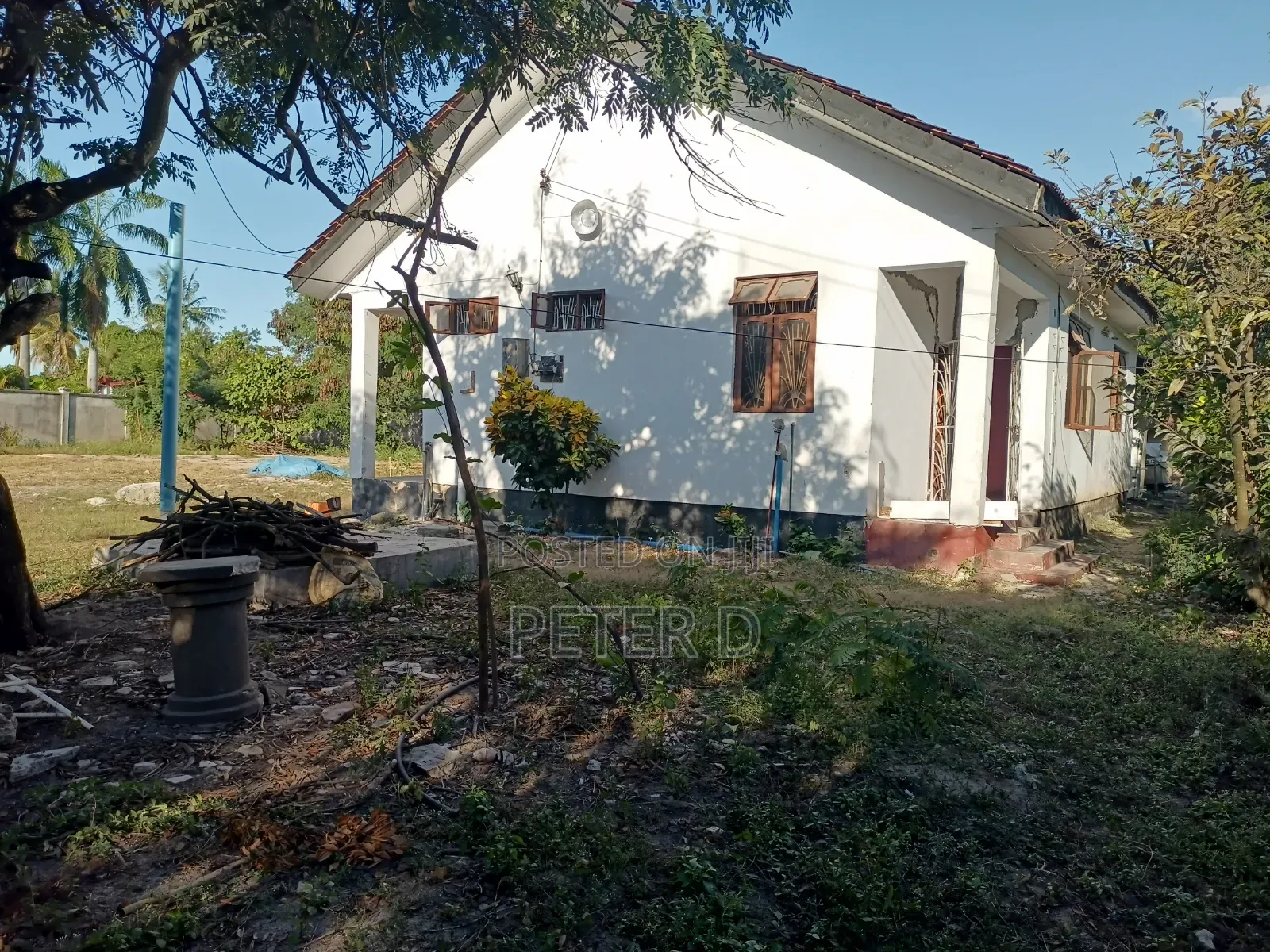 A 2500sqm Fenced Plot With House for Rent
