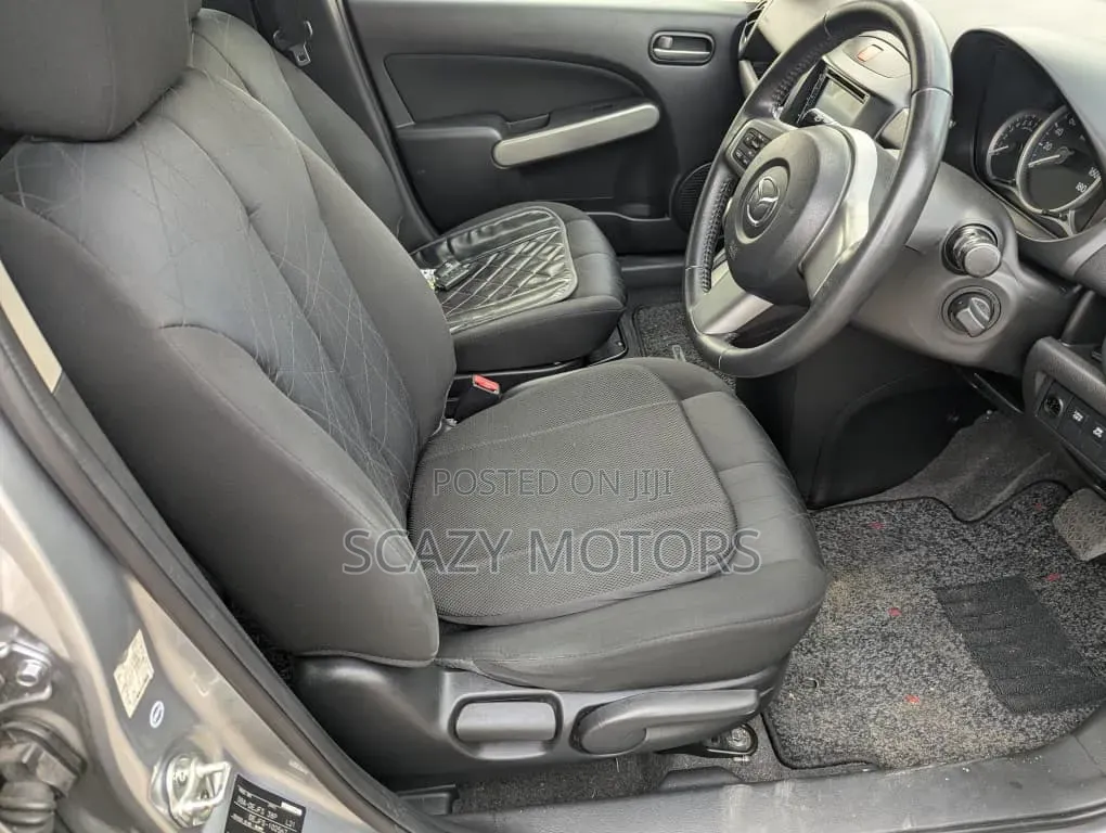 Mazda Demio 2011 Silver