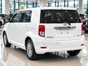 Toyota Corolla Rumion 2009 White