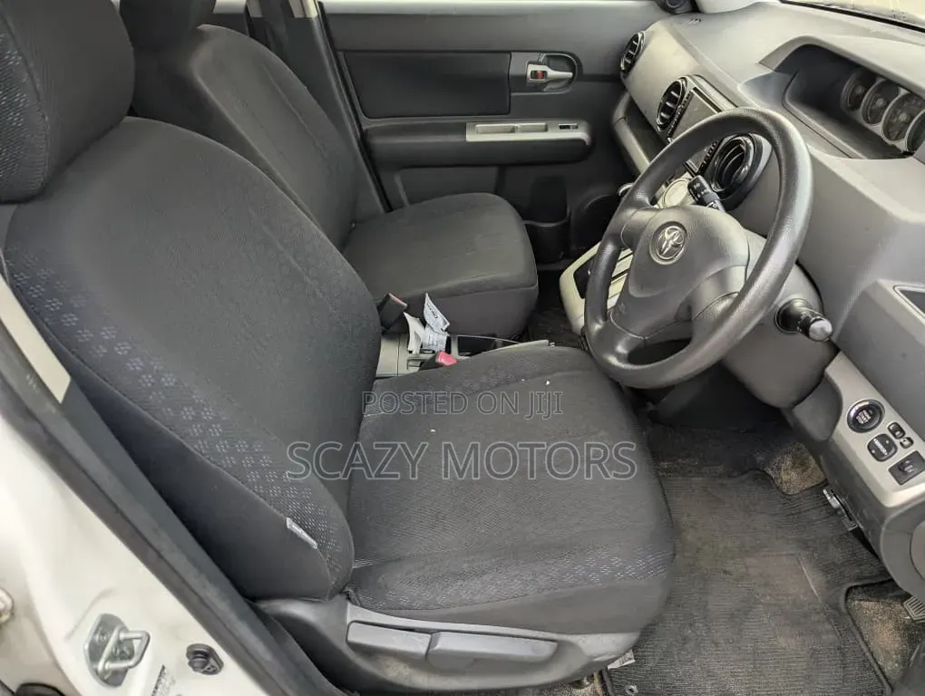 Toyota Corolla Rumion 2009 White