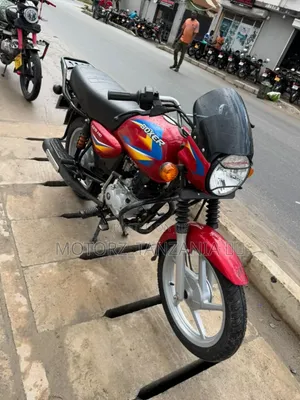 New Bajaj Boxer 125 2026 Red
