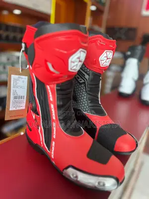 Scoyco R3 Racing Boots - Red Edition