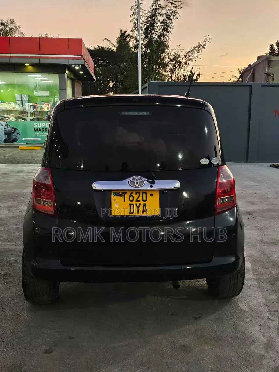 Toyota Ractis 2015 Black