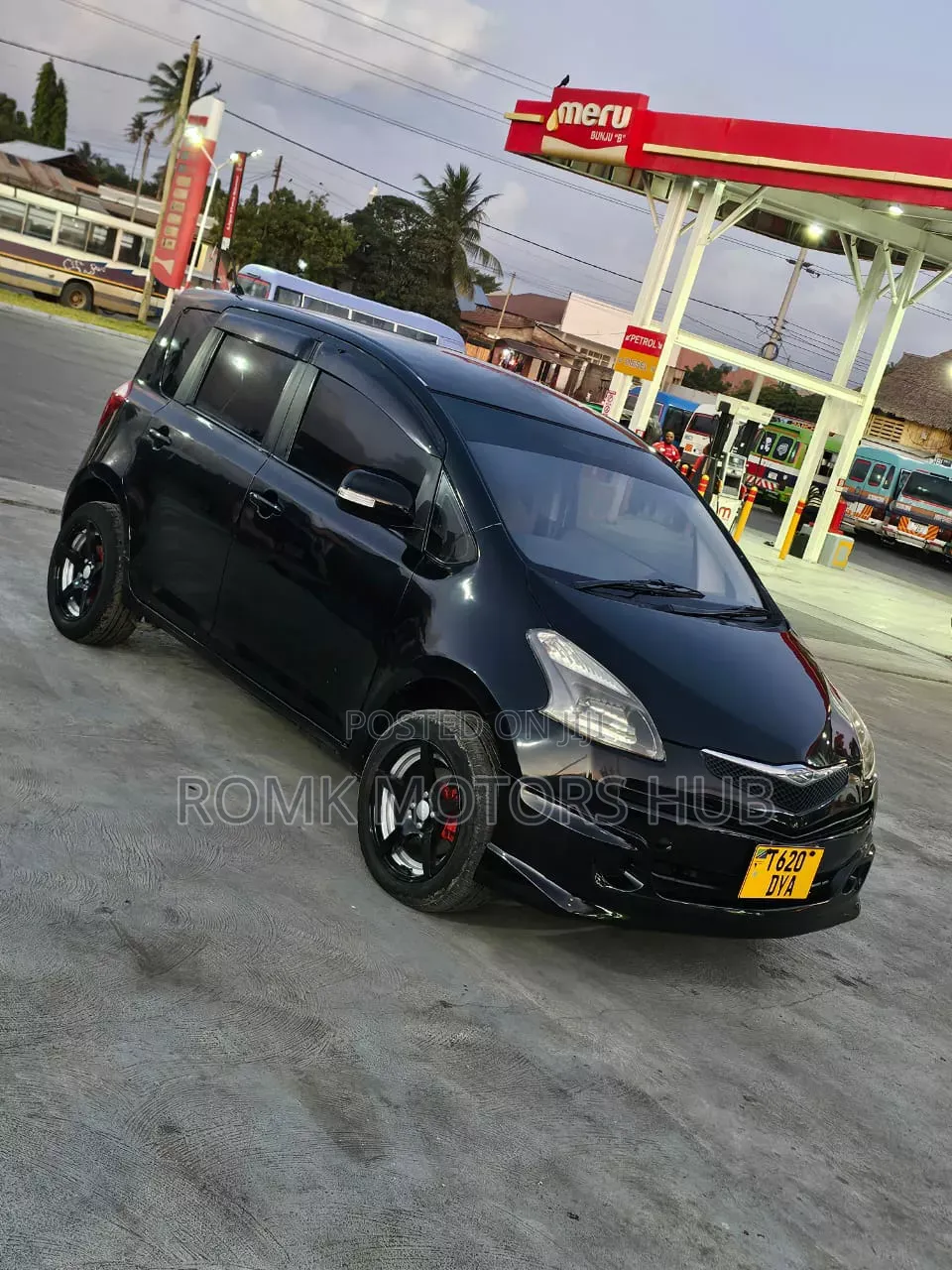 Toyota Ractis 2015 Black