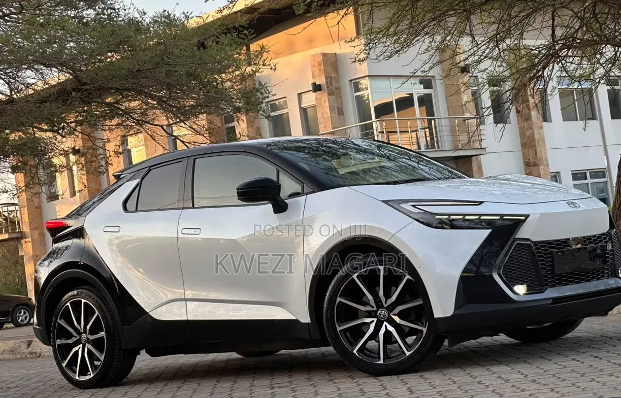 Toyota C-HR 2025 White