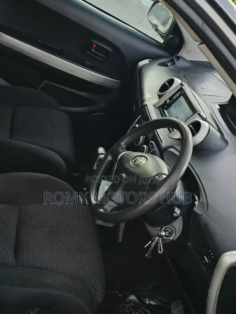 Toyota IST 2006 Gray