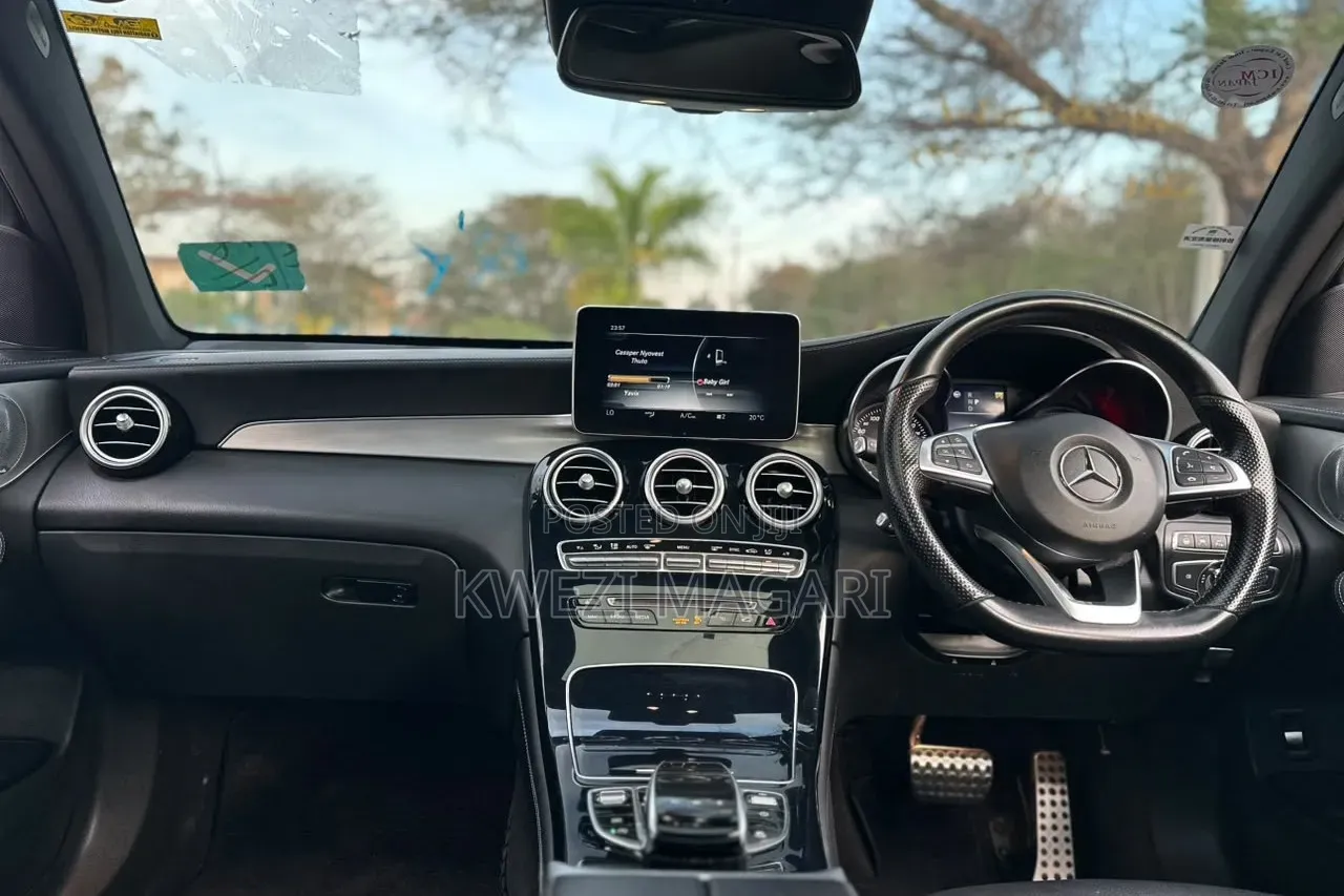 Mercedes-Benz AMG GT 2019 White