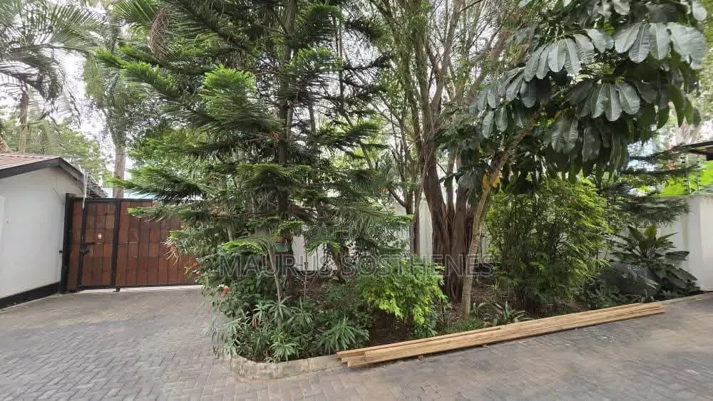 4bdrm House in Mikocheni B for sale