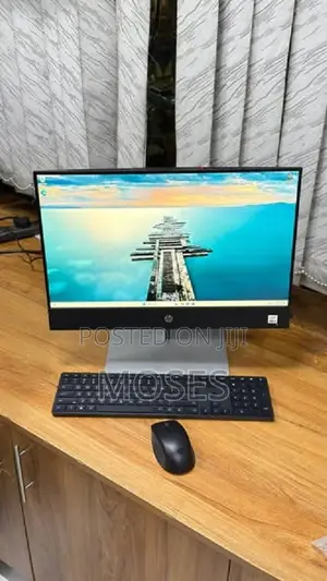 Desktop Computer HP 200 G4 22 All-in-One 8GB Intel Core i3 SSD 512GB