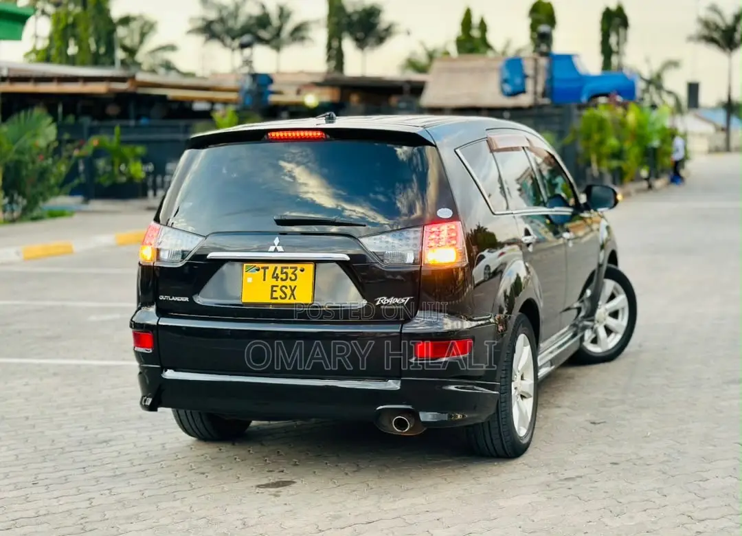 Mitsubishi Outlander 2012 Black