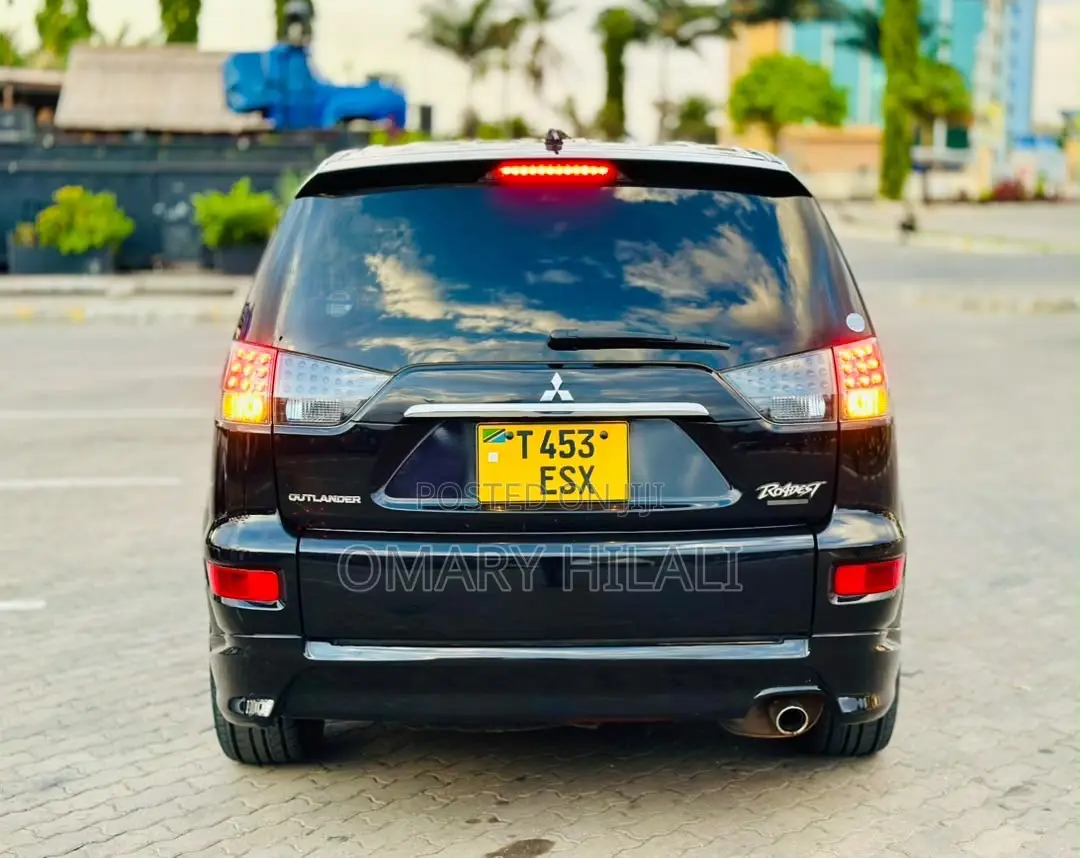 Mitsubishi Outlander 2012 Black