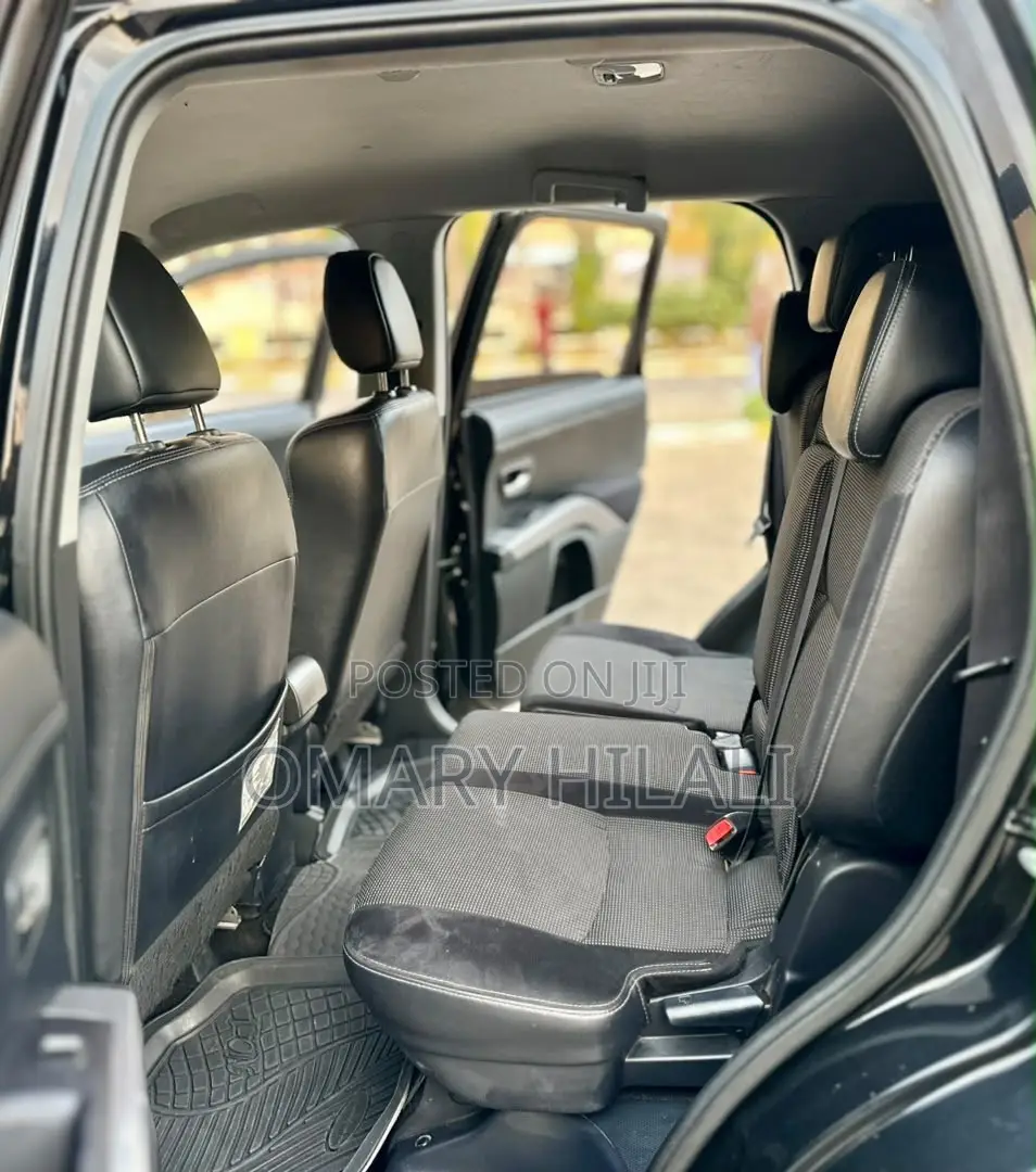 Mitsubishi Outlander 2012 Black