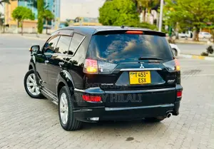 Mitsubishi Outlander 2012 Black