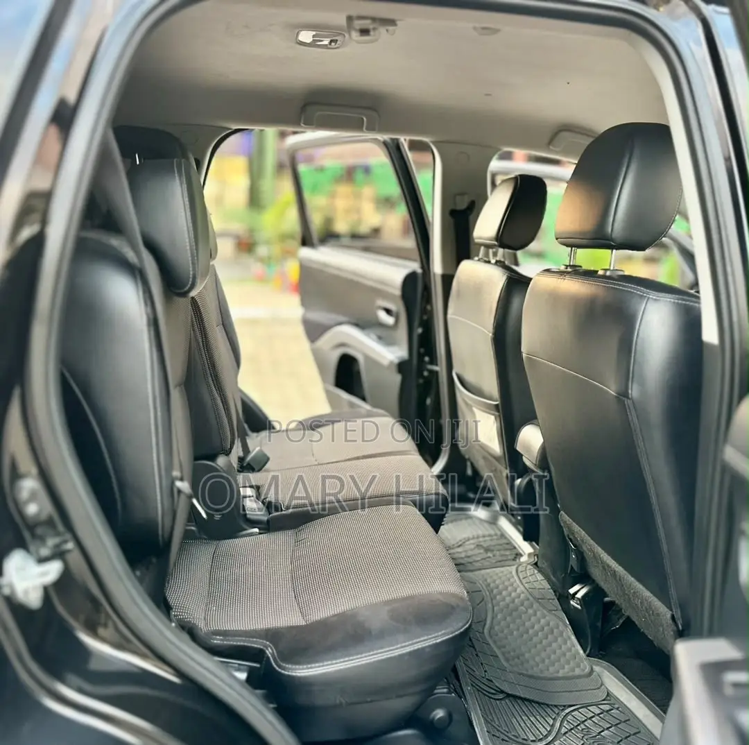 Mitsubishi Outlander 2012 Black