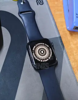 Apple Watch SE GPS 44mm + Space Gray Aluminium + Midnight Sport Band