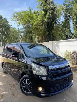 Toyota Noah 2.0 143hp AWD (7 Seater) 2008 Black