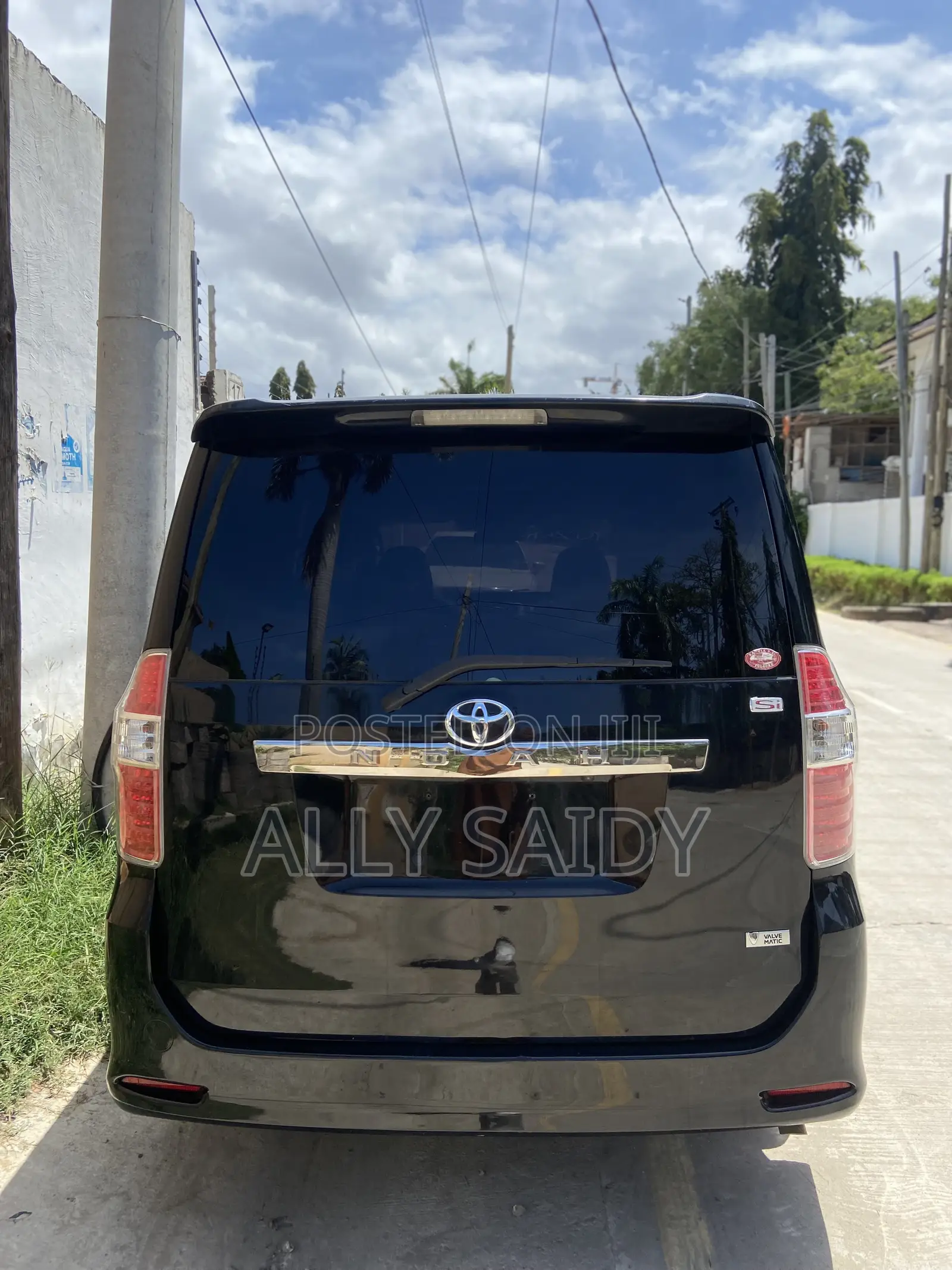 Toyota Noah 2.0 143hp AWD (7 Seater) 2008 Black