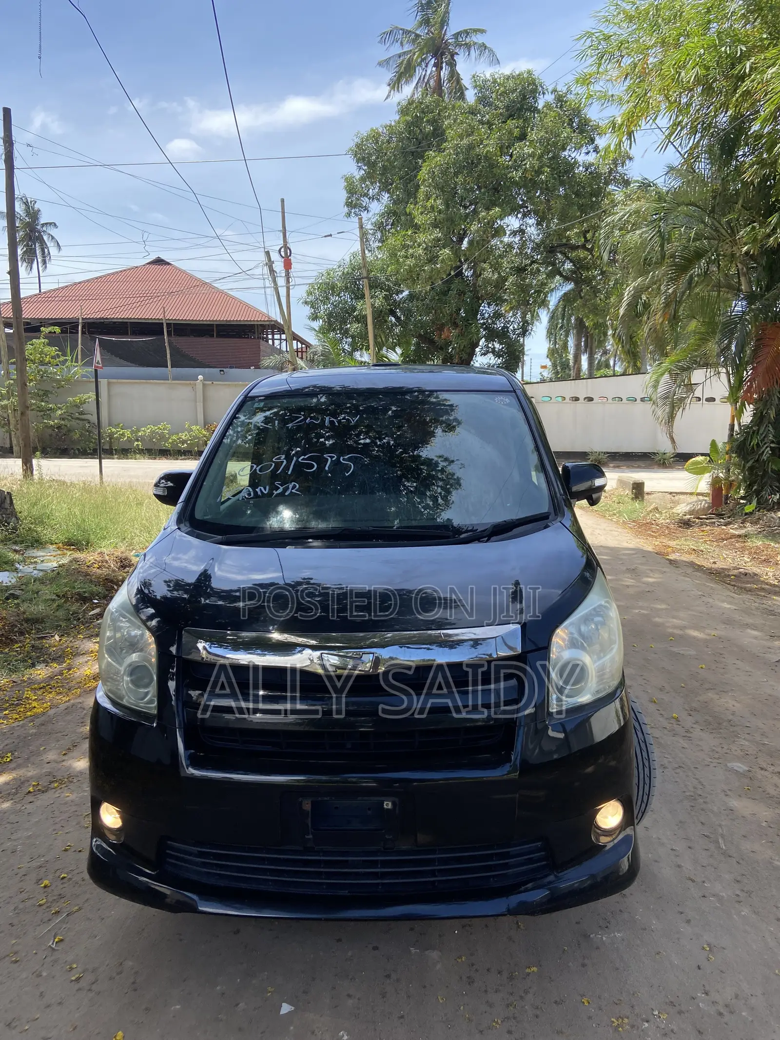 Toyota Noah 2.0 143hp AWD (7 Seater) 2008 Black