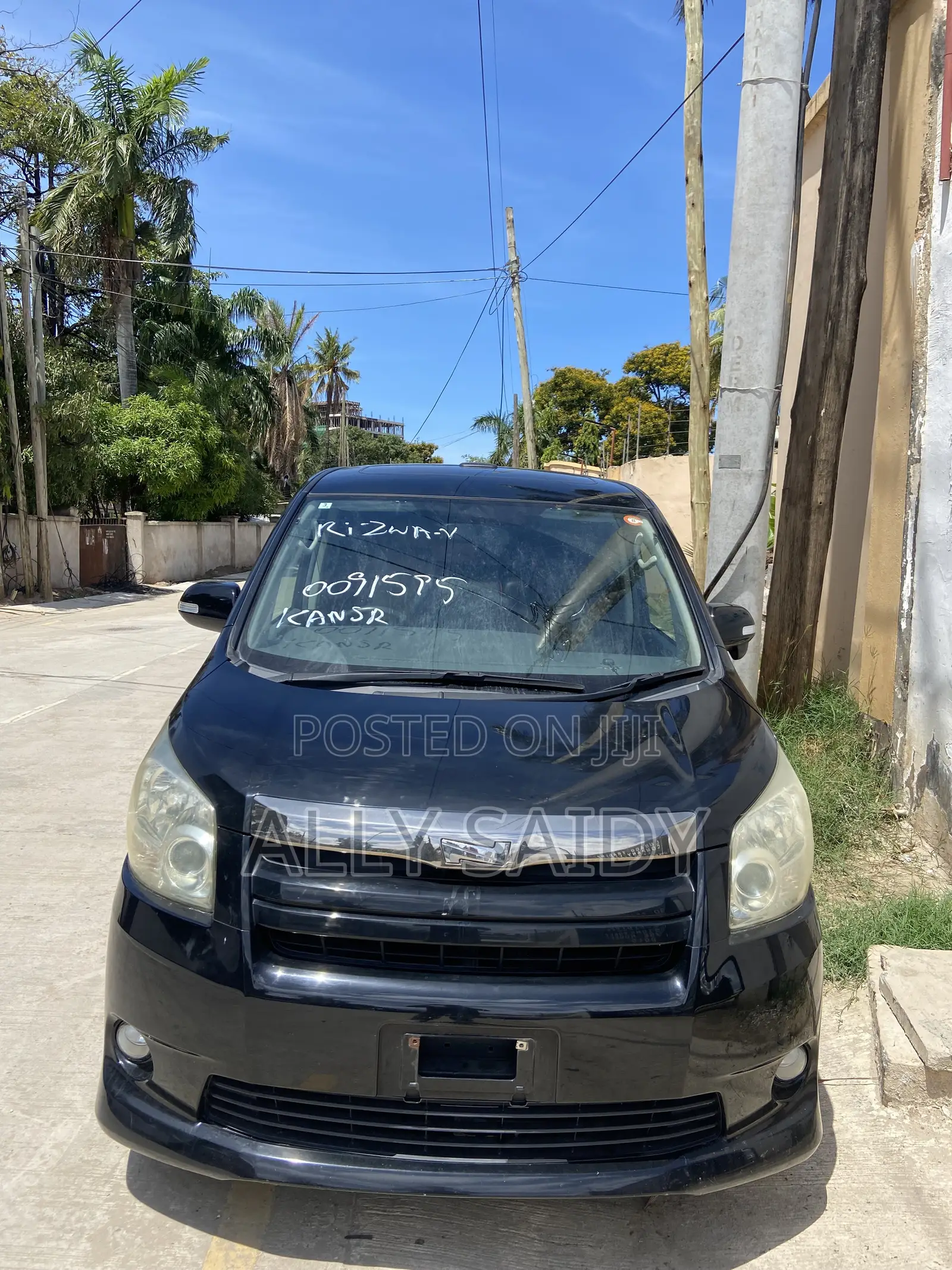 Toyota Noah 2.0 143hp AWD (7 Seater) 2008 Black