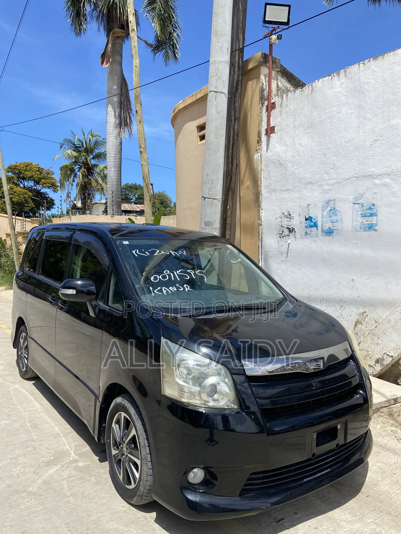 Toyota Noah 2.0 143hp AWD (7 Seater) 2008 Black