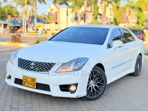 Toyota Crown 2010 White
