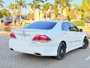 Toyota Crown 2010 White