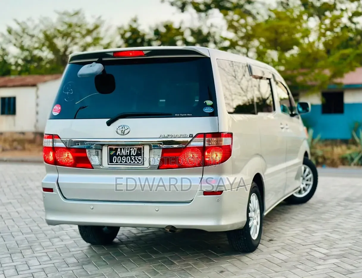 Toyota Alphard 2004 Silver