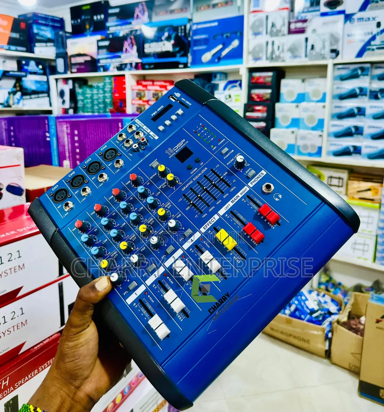 ORIGINAL YAMAHA Professional Mixer 4 Channel